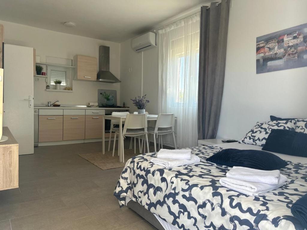 Apartmani Fulir Врси Екстериор снимка