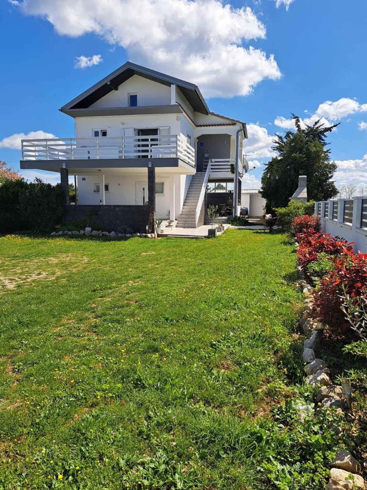 Apartmani Fulir Врси Екстериор снимка